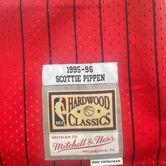 Scottie Pippen Mitch and Ness Hardwood classics jersey - Picture 2 of 5